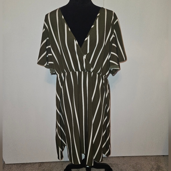 SHEIN Dresses & Skirts - Shein Emerald Green A-Line Spring Summer Dress - Size 2XL